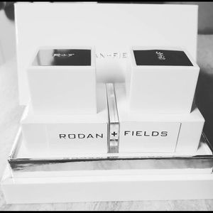 Rodan + Fields Fragrance Set
